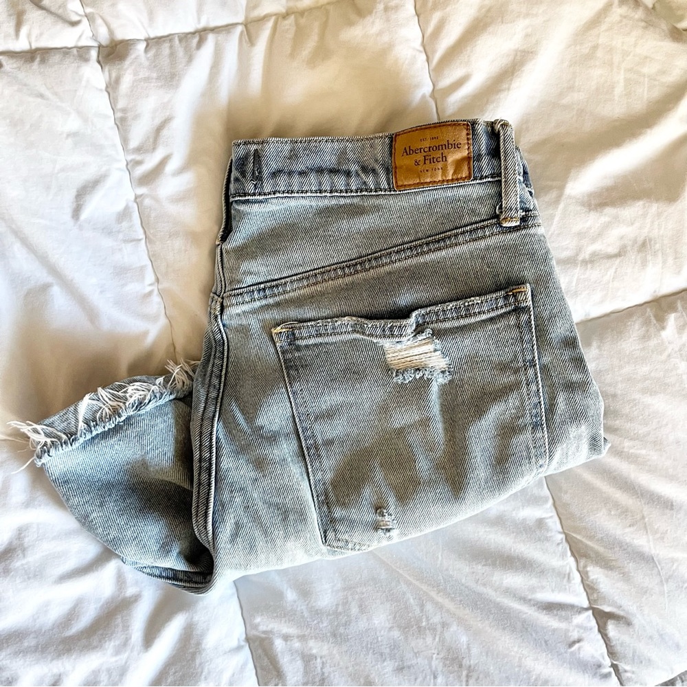 A&F high rise curve love shorts sz 14